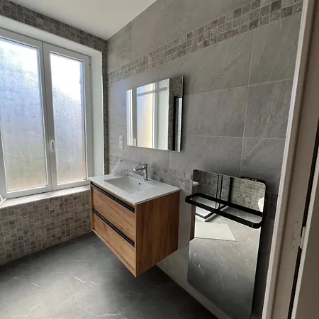 아파트 Joli T2 Paisible Situe Au Centre De En Champagne 2
